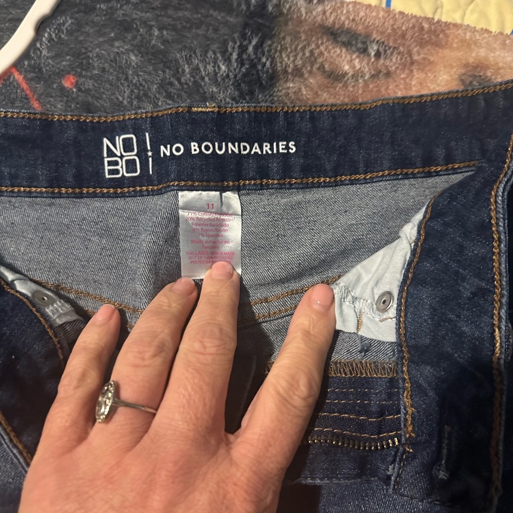 No Boundaries Women's Jean Shorts - Dark Blue